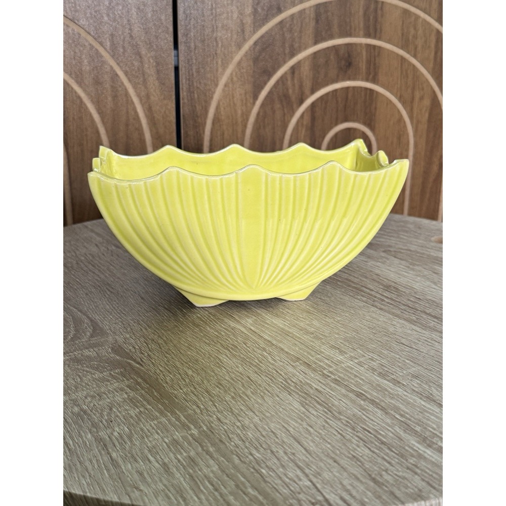 Vintage McCoy Pottery Bright Yellow USA Ribbed Scalloped Planter Vase #667 MCM